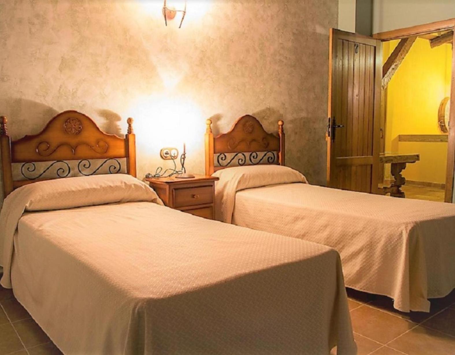 Masia Los Camineros Cella Buitenkant foto